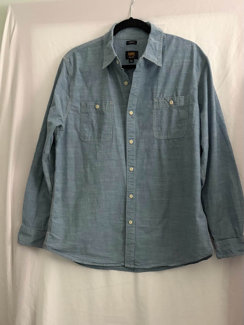 Lee Men’s Light Blue Casual Button-Down Shirt